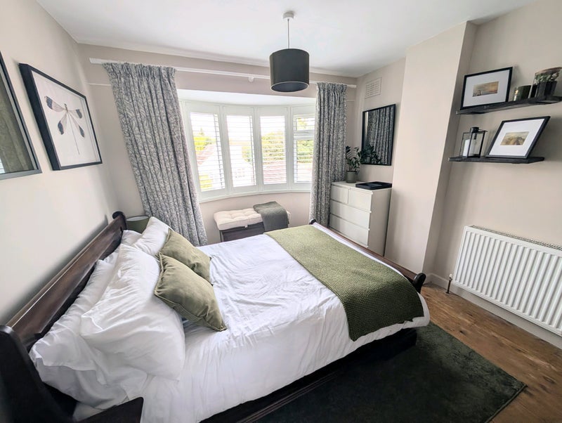 Room Fortescue Road in Poole