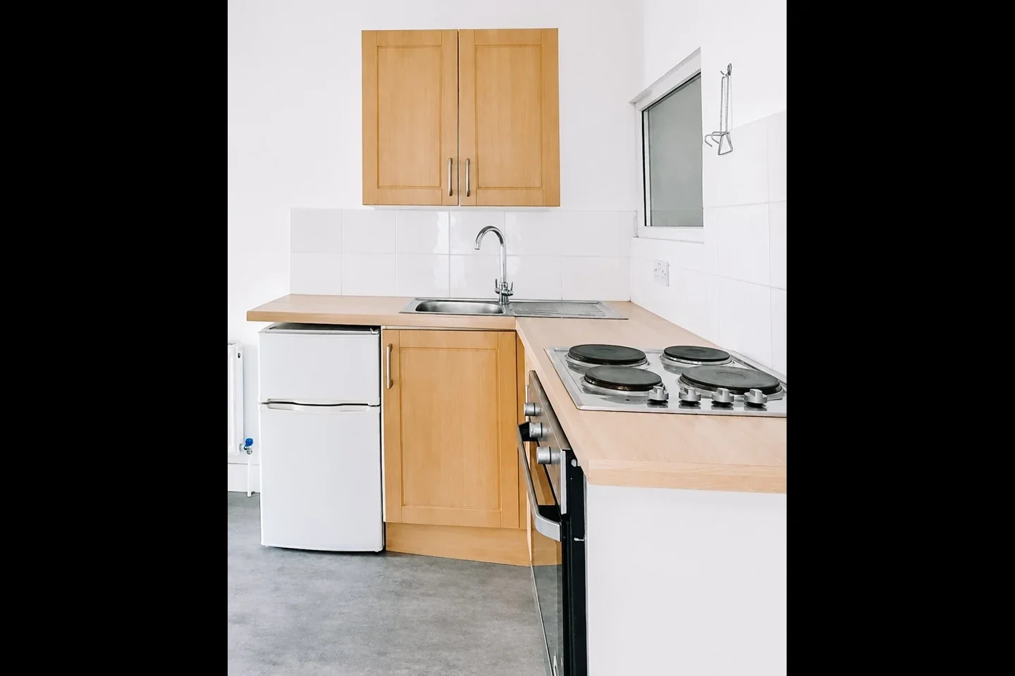 Flat Woodstock Avenue in Greater London