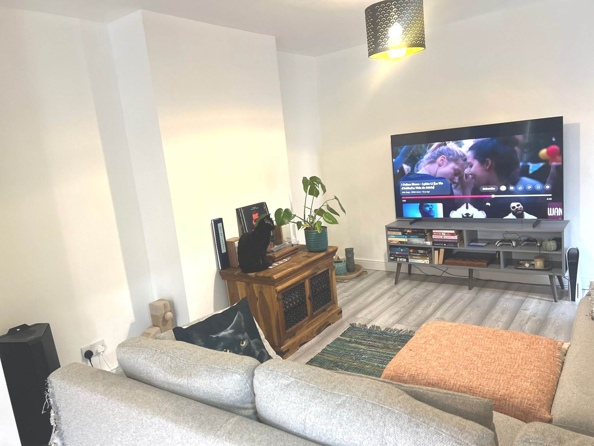 Flat Baylis Road in Slough