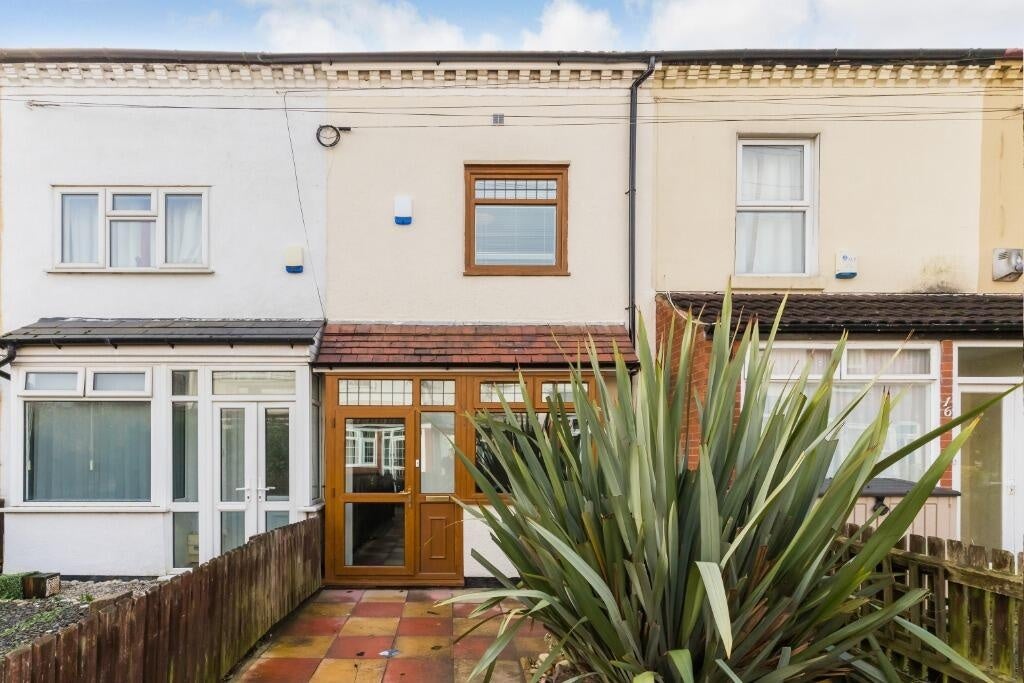 Flat Pershore Avenue in Birmingham