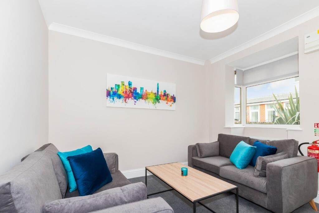 Flat Pershore Avenue in Birmingham