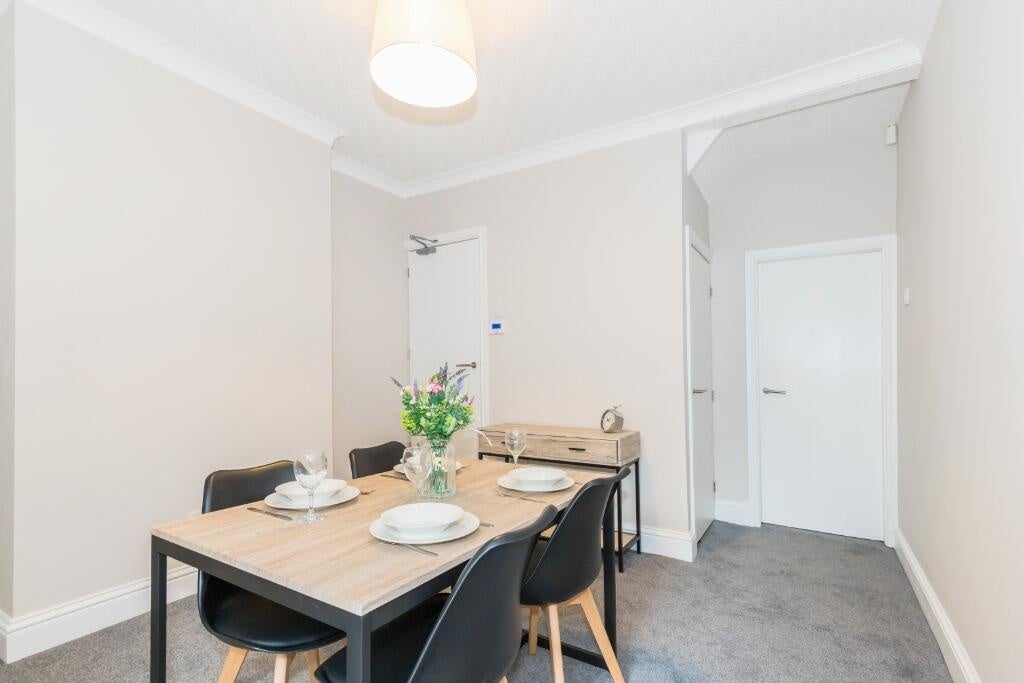 Flat Pershore Avenue in Birmingham