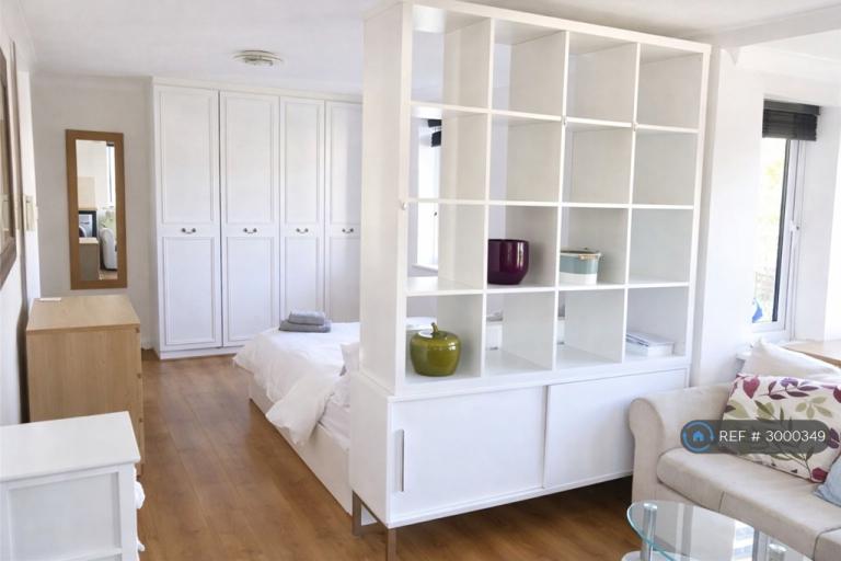 Flat Chaseley Court in Greater London