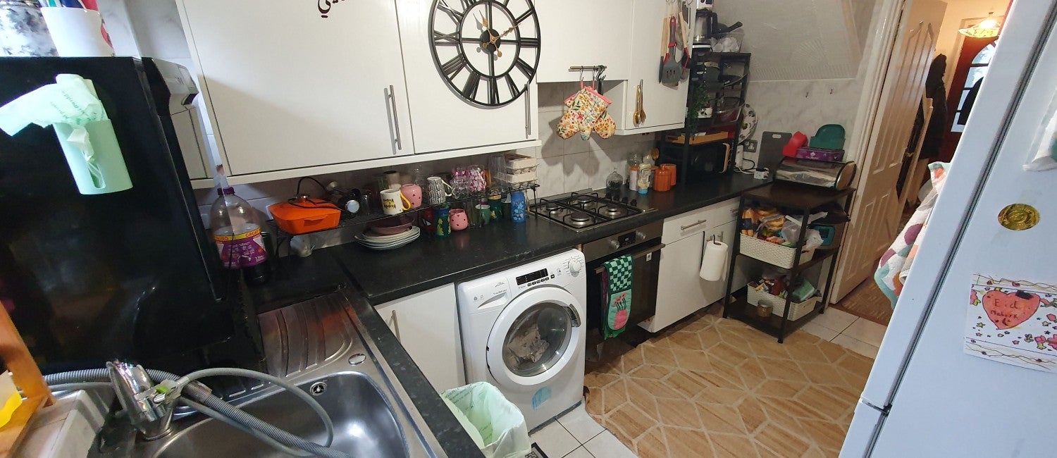 Flat Woolaston Avenue in Cardiff