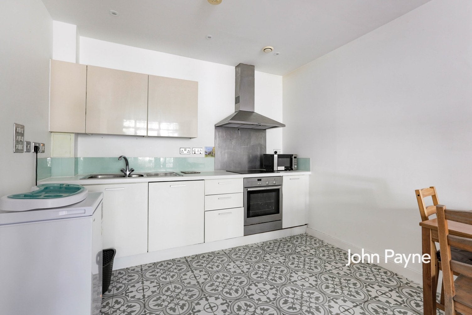 Flat Chevening Road in Greater London