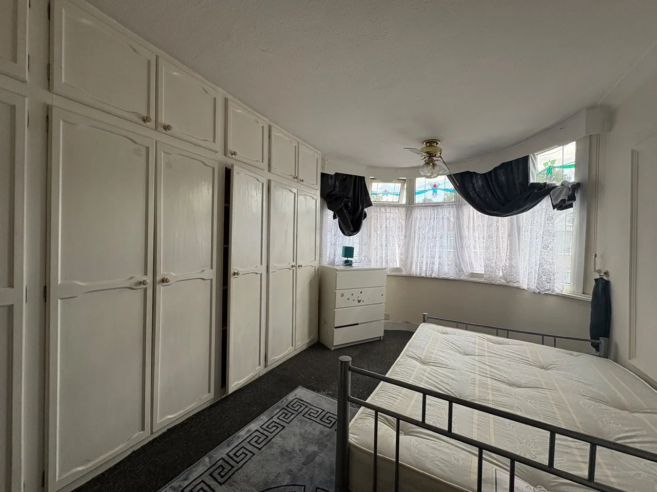 Room Salisbury Avenue in Greater London