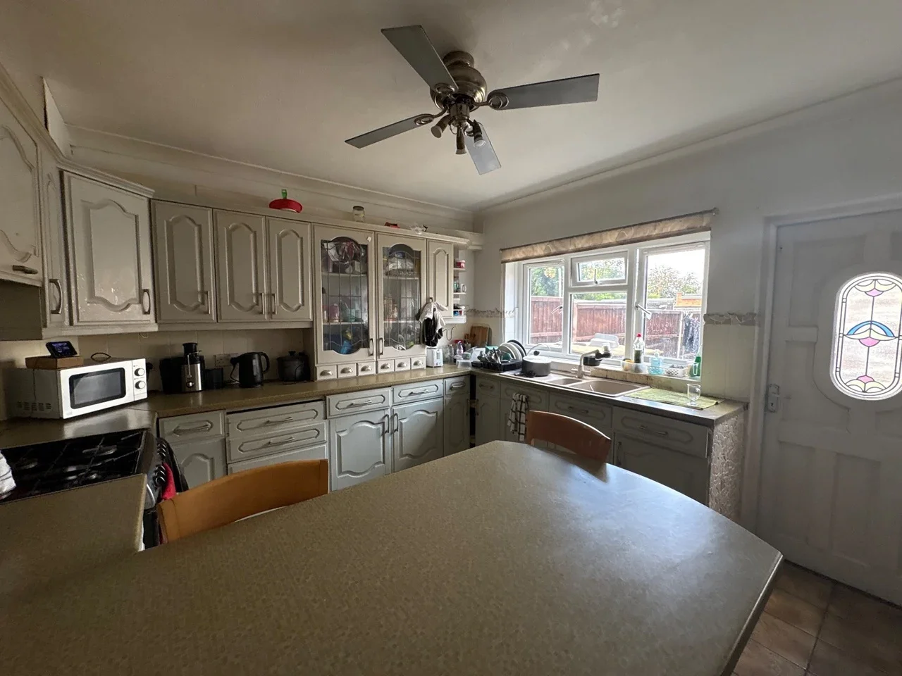 Room Salisbury Avenue in Greater London