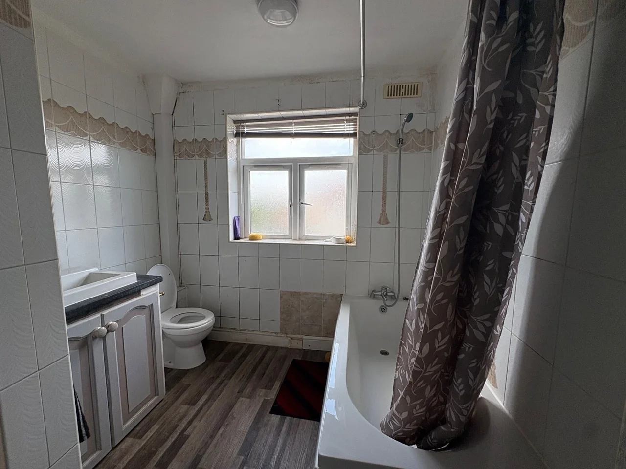 Room Salisbury Avenue in Greater London