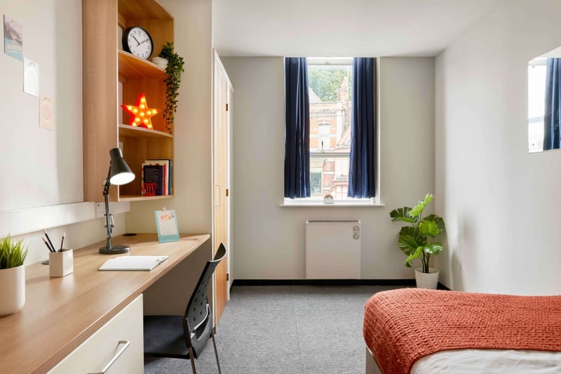 Room Victoria Street in Bristol