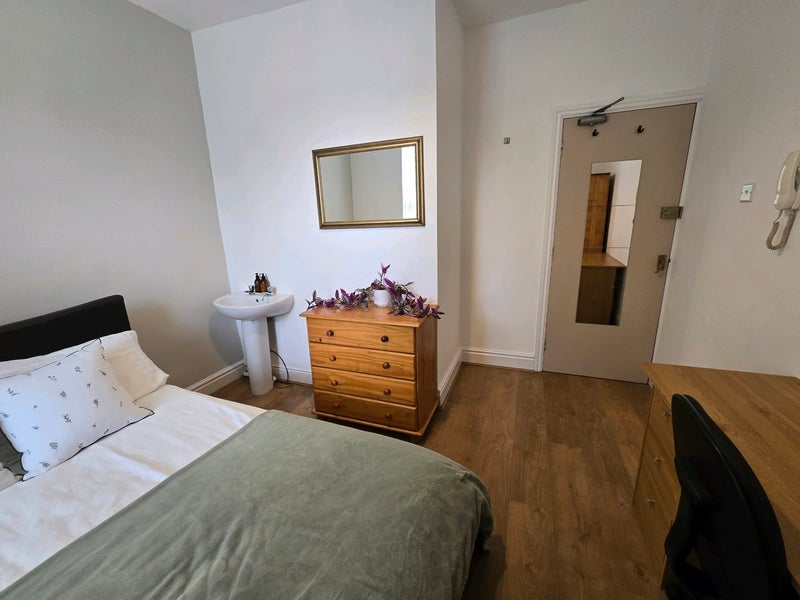 Room Osborne Street in Preston