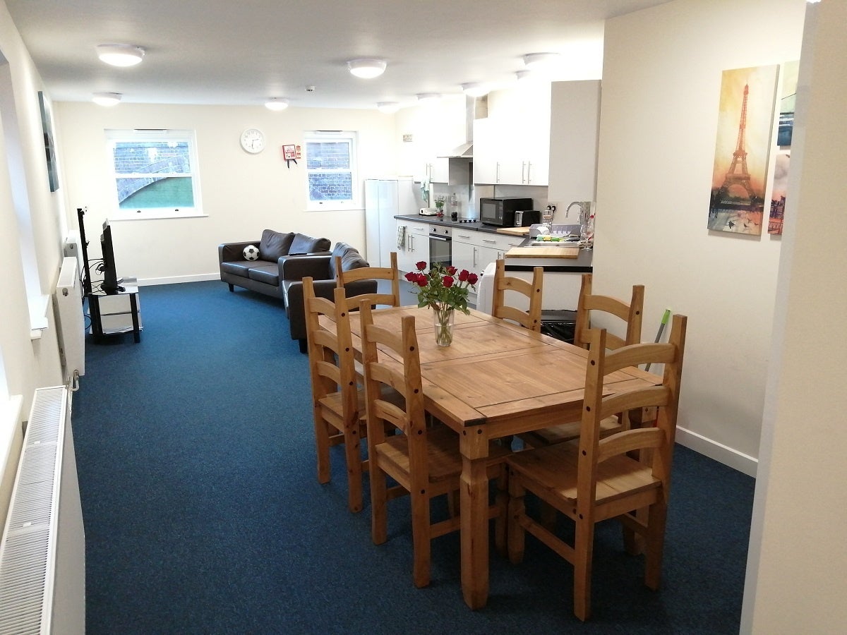 Room Moss Street in Royal Leamington Spa