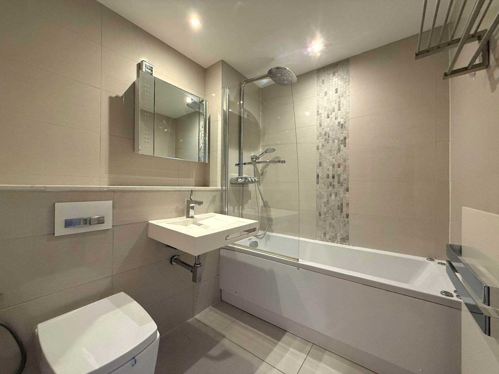 Flat Macarthur Close in Greater London