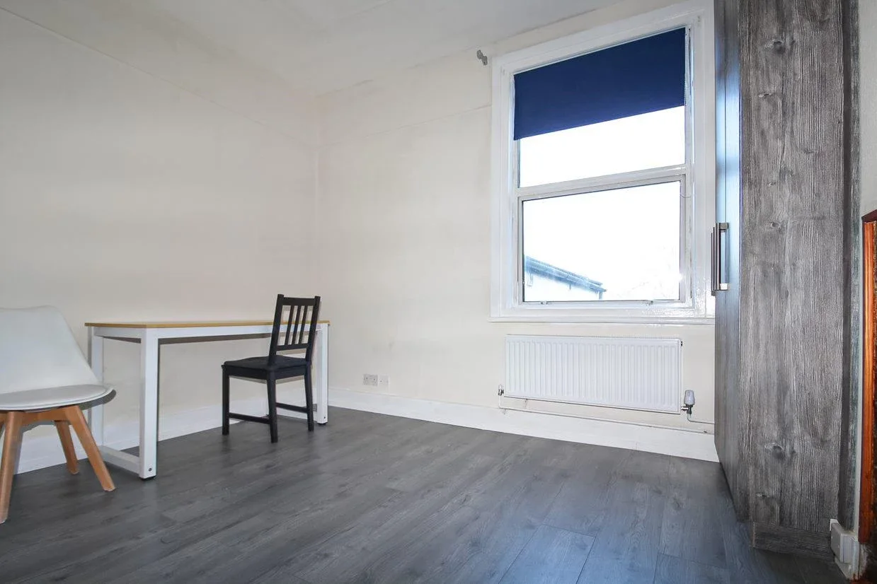Flat Hornsey Park Road in Greater London