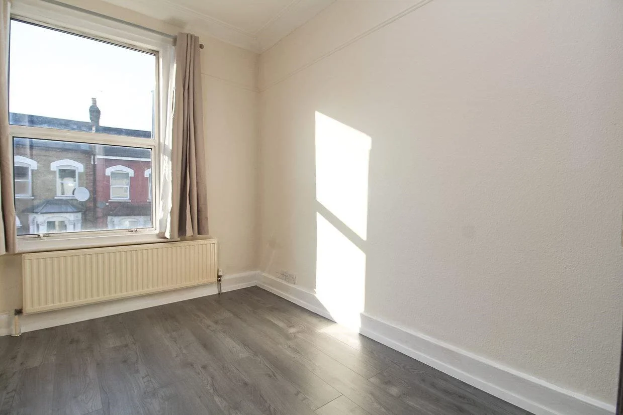 Flat Hornsey Park Road in Greater London