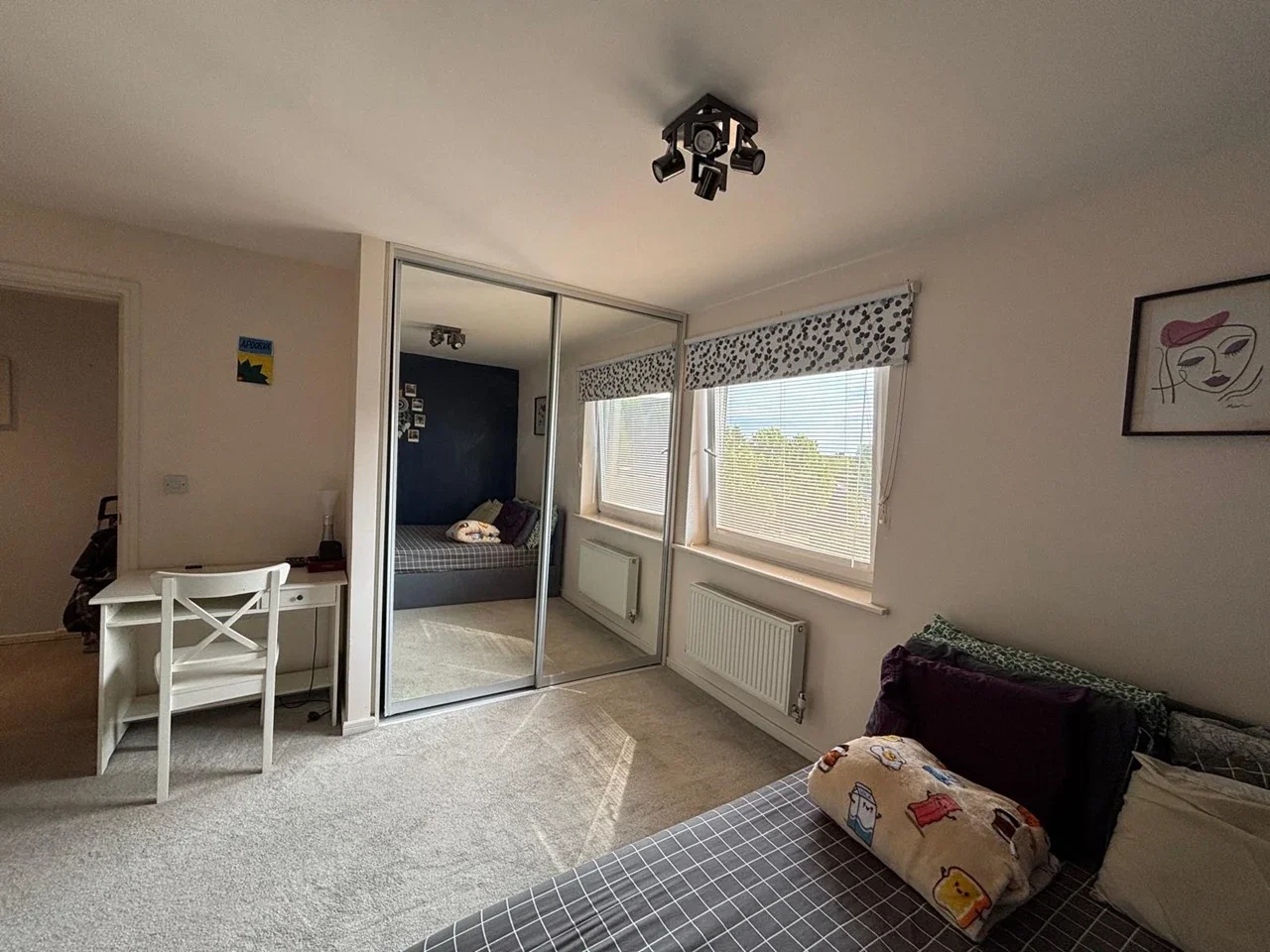 Room Peacock Close in Greater London
