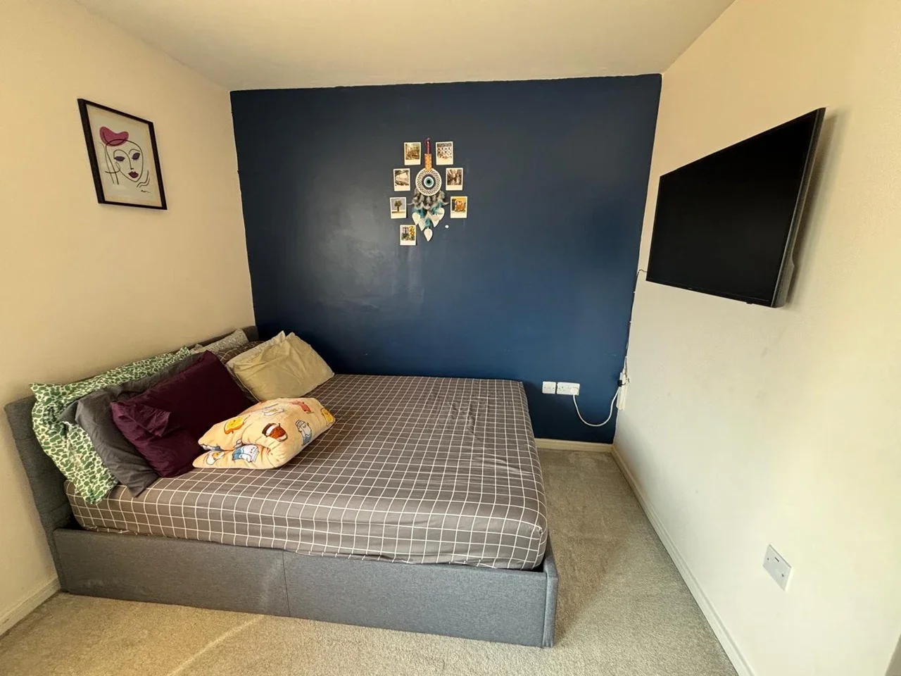 Room Peacock Close in Greater London