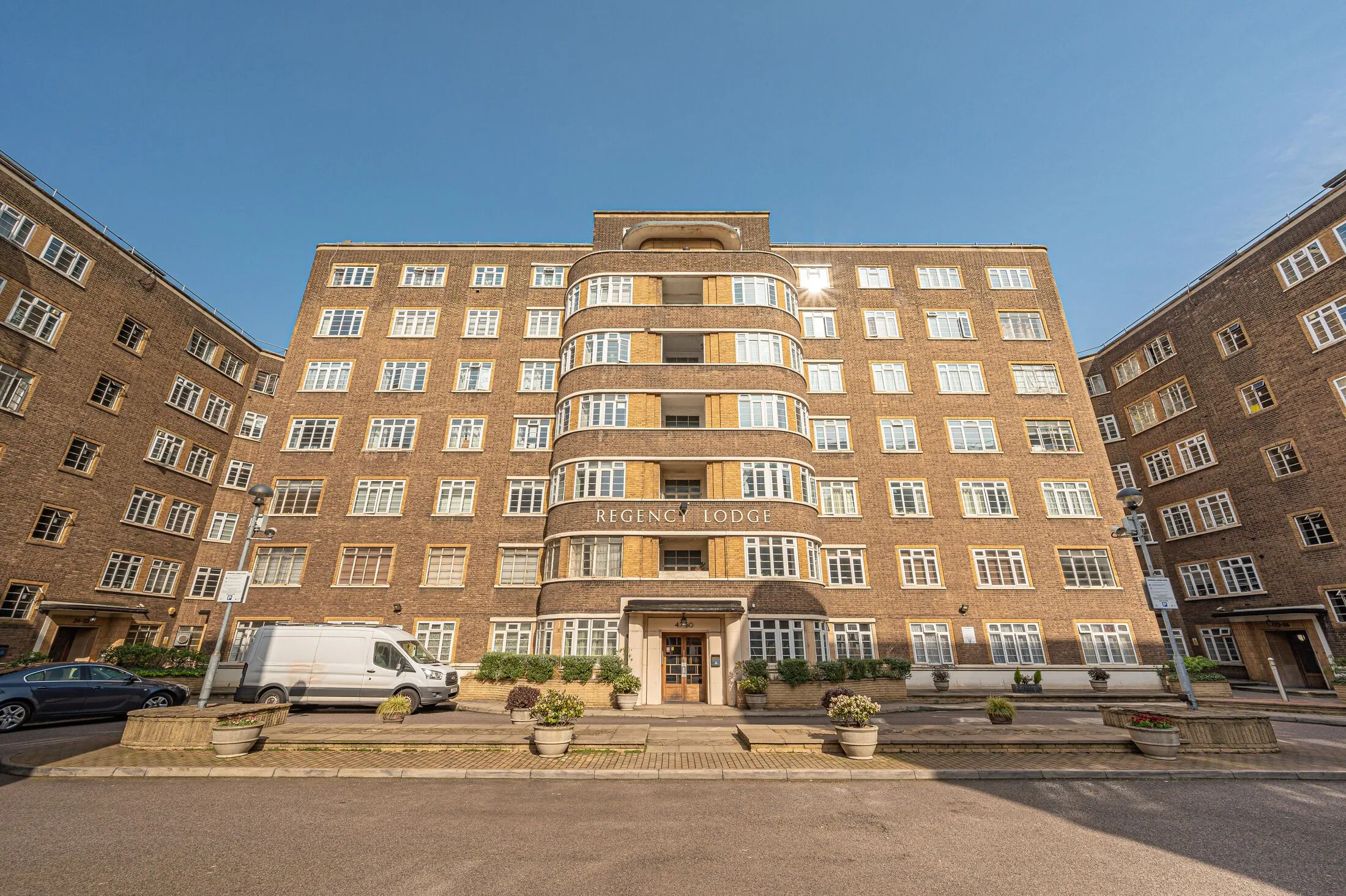 Flat Primrose Hill Road in Greater London