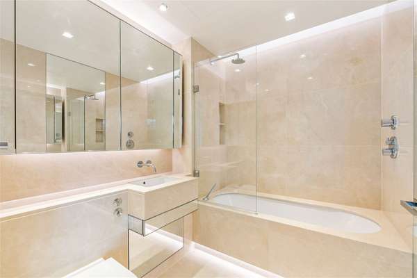 Flat Lillie Square in Greater London