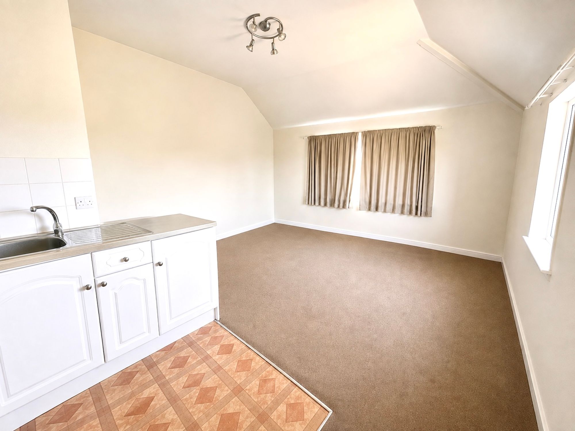 Flat Sandringham Gardens in Paignton