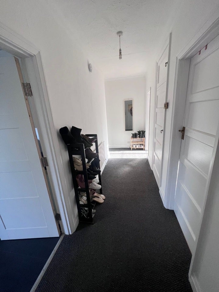 Flat Eagle Lane in Greater London