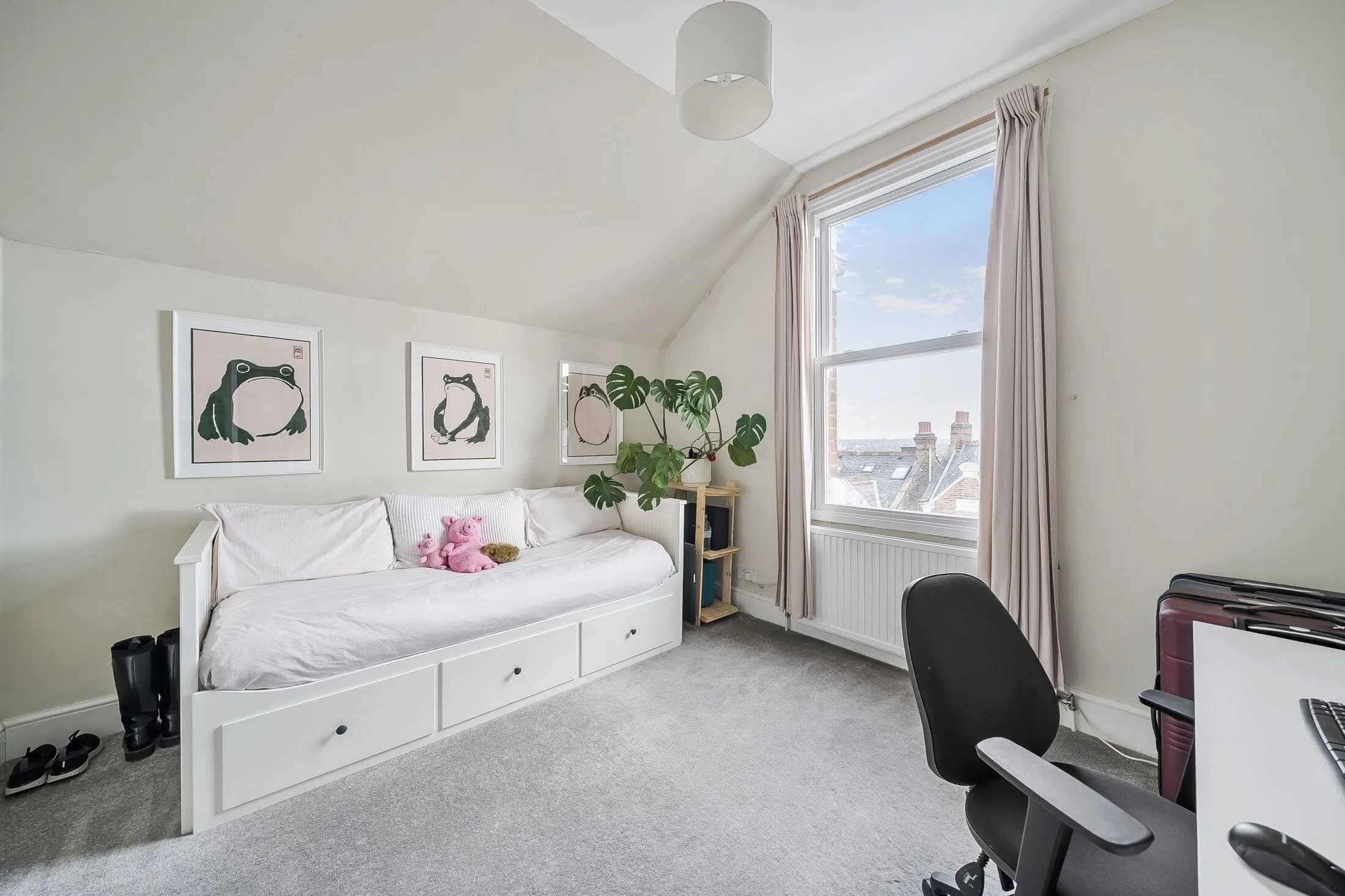 Flat Leopold Avenue in Greater London