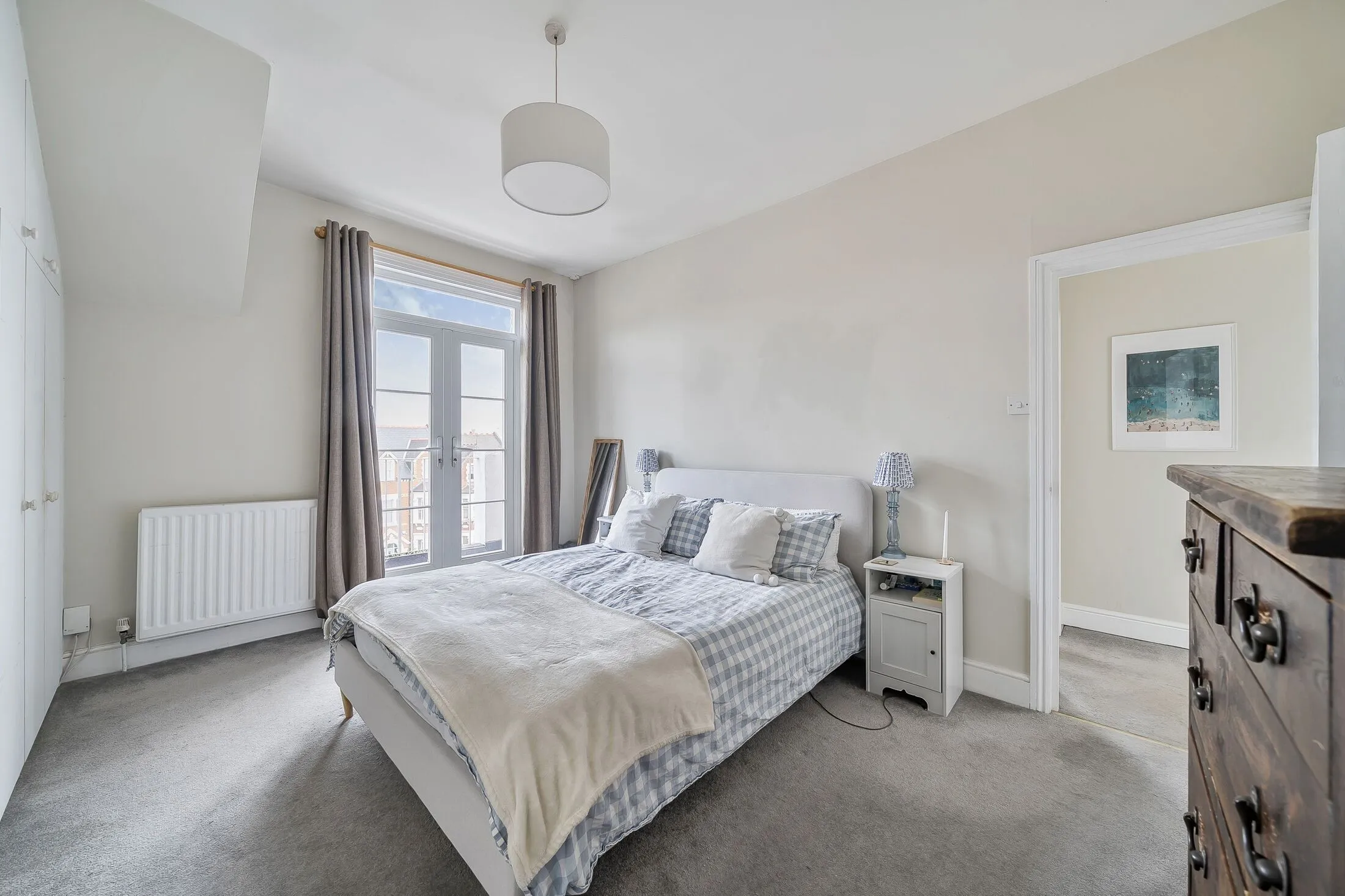 Flat Leopold Avenue in Greater London