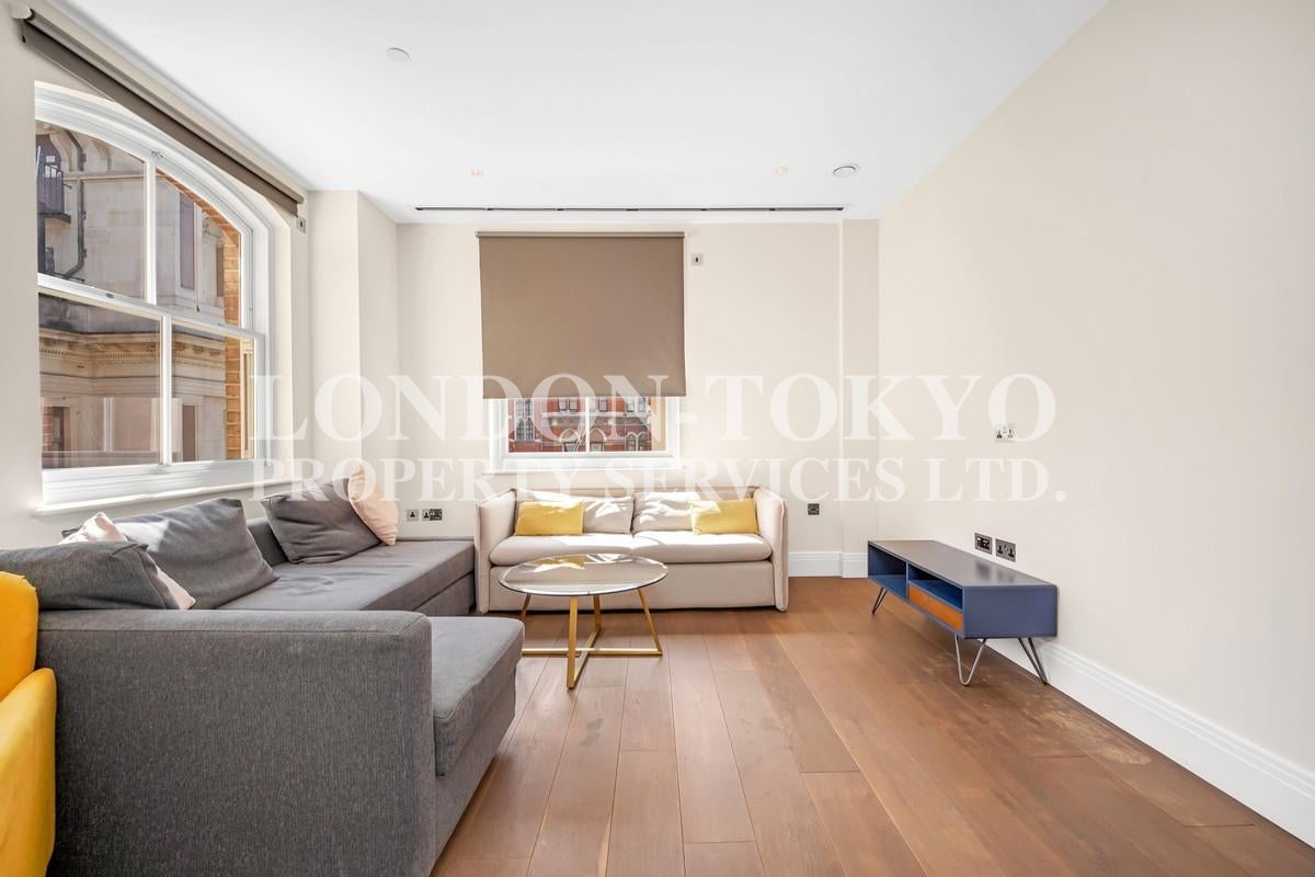 Flat Chancery Lane in City of London