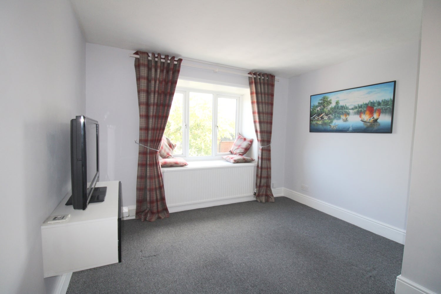 Flat Chilham Close in Surrey Heath