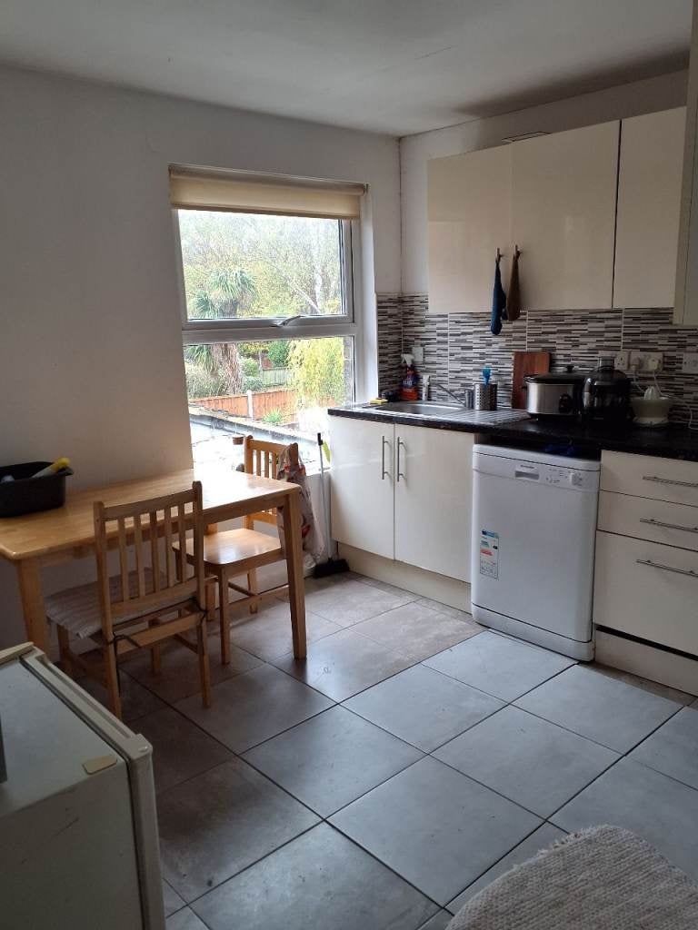 Flat Princes Road in Greater London