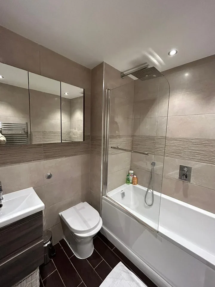 Flat Elias Place in Greater London