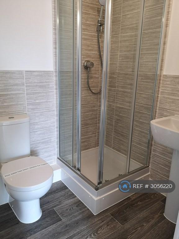 Flat Clos y Rheilffordd in Barry