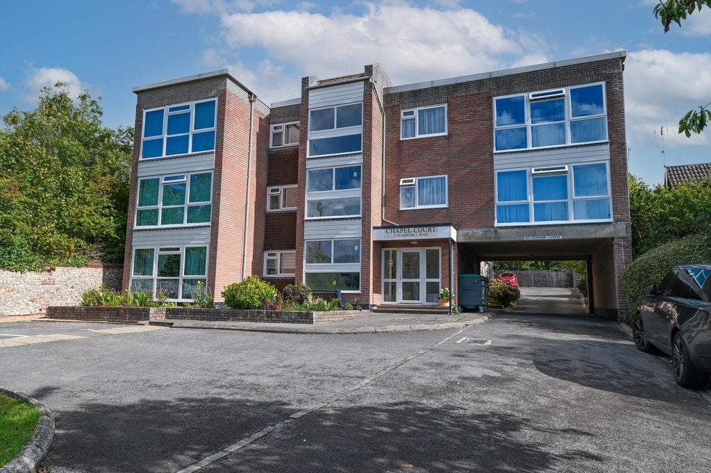 Flat Stakes Hill Road in Waterlooville