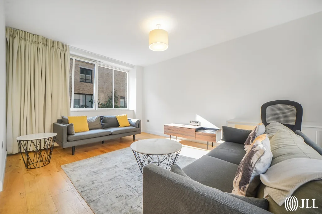 Flat Botanical Mews in Greater London