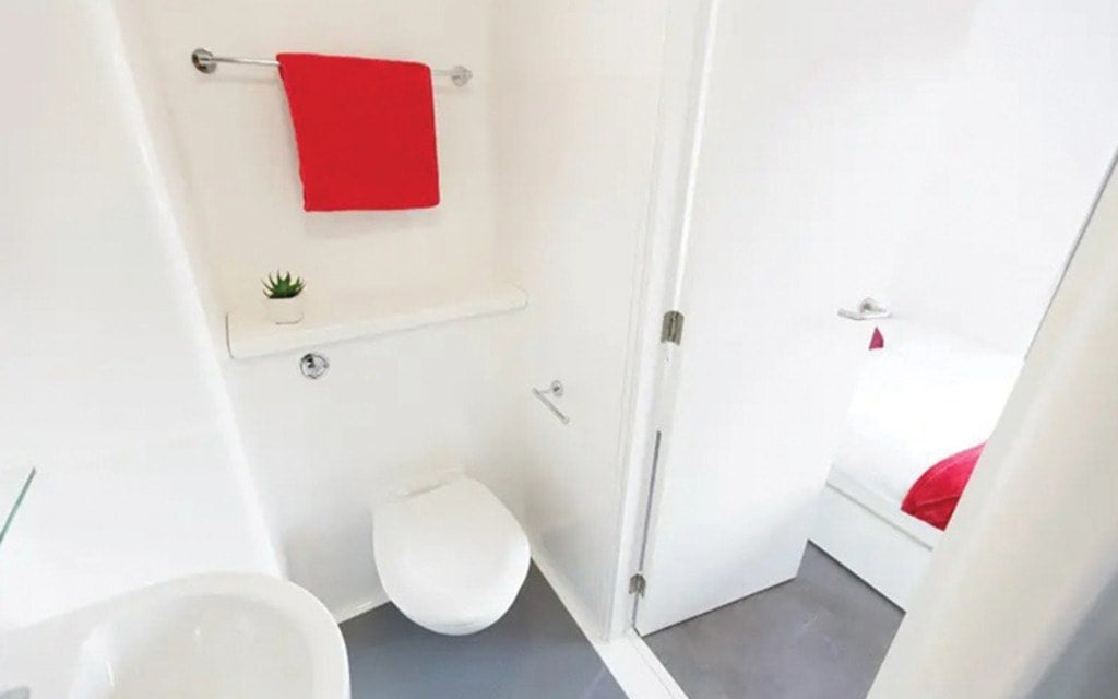 Room New Cross Road in Greater London