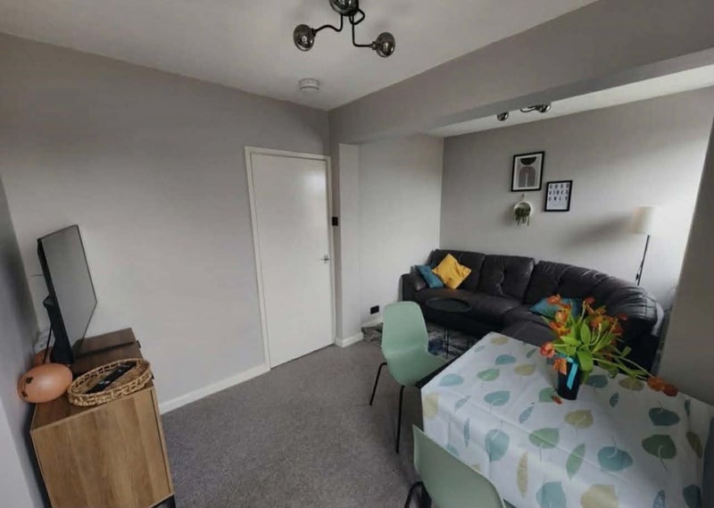 Room Coniston Road in Patchway