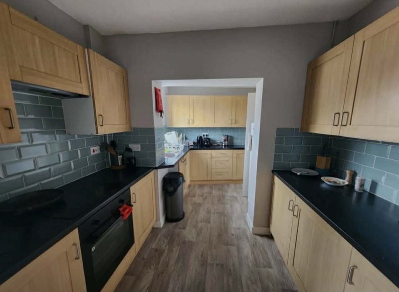Room Coniston Road in Patchway