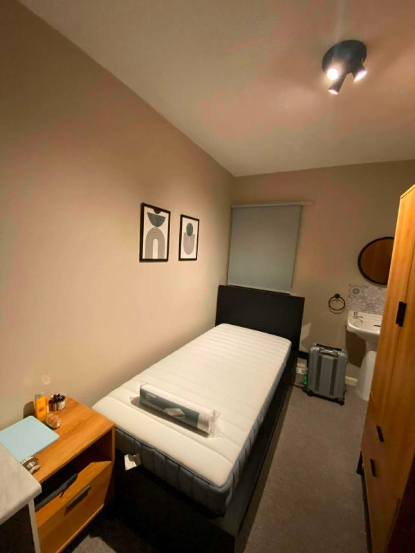 Room Coniston Road in Patchway