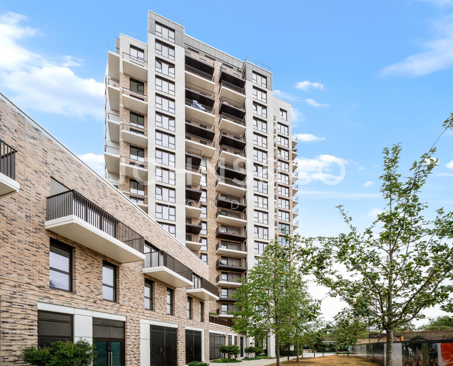 Flat Bow Common Lane in Greater London