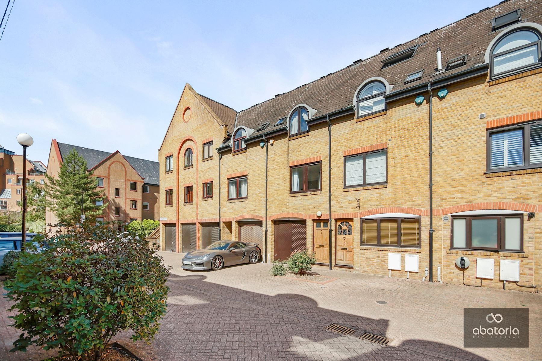 House Welland Mews in Greater London