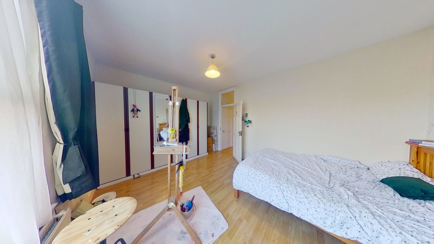 Room Woodborough Road in Nottingham