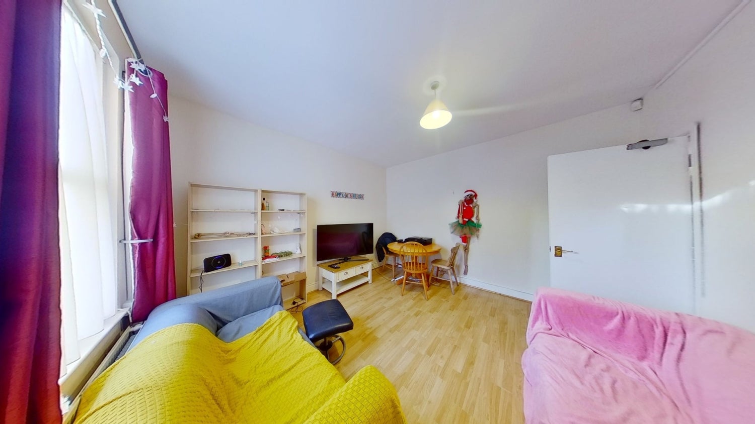 Room Woodborough Road in Nottingham