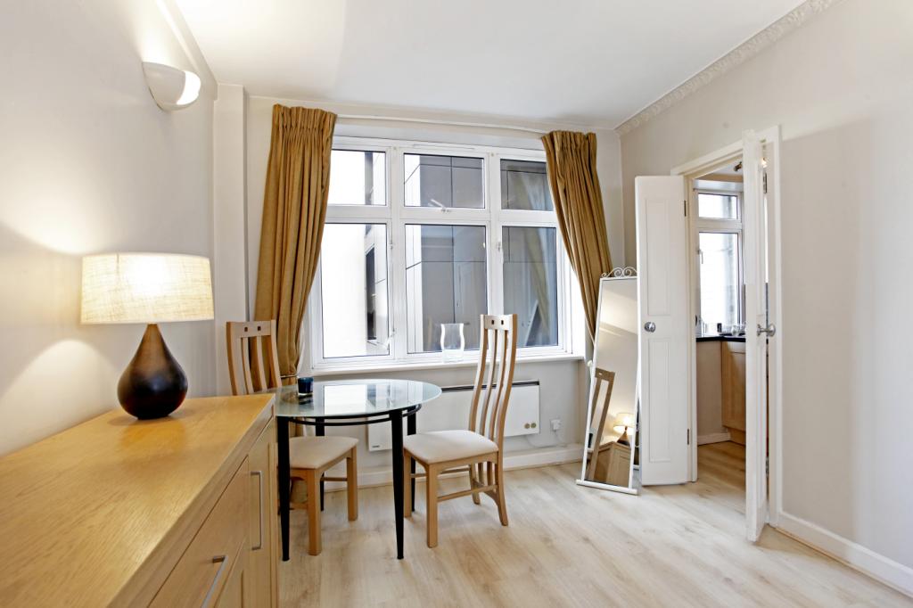 Flat Fetter Lane in City of London