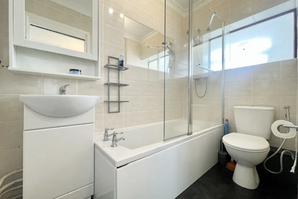 Flat Cecil Road in Adur