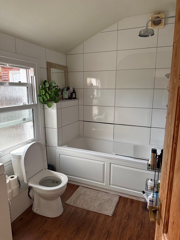 Flat Horsford Road in Greater London