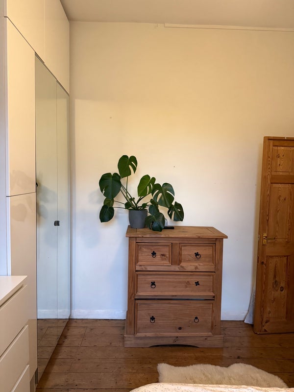 Flat Horsford Road in Greater London