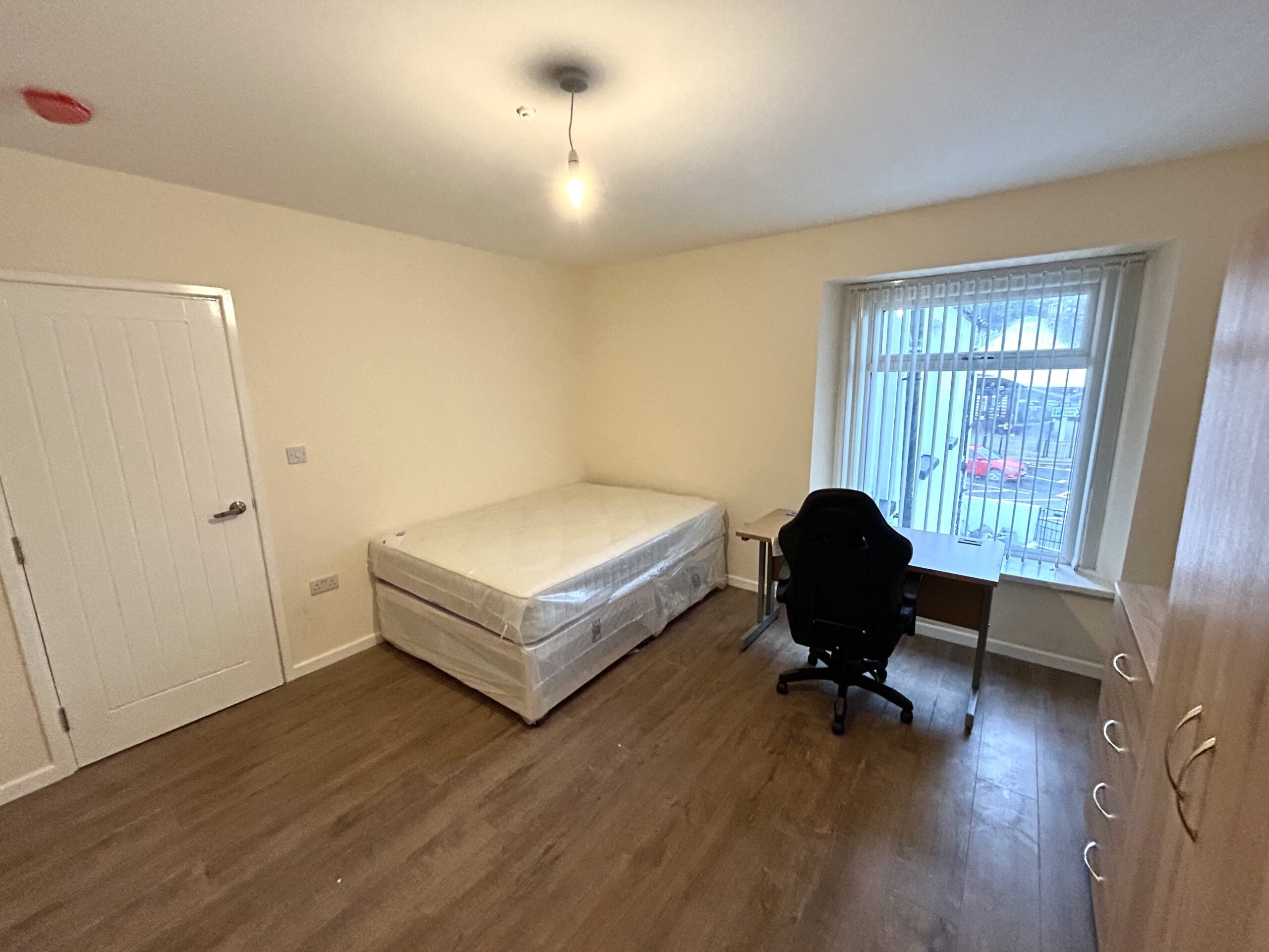 Flat Taff Street in Pontypridd