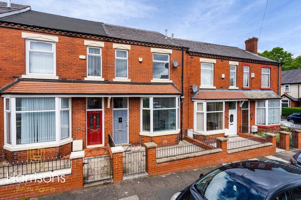 House Back Lever Edge Lane South in Farnworth