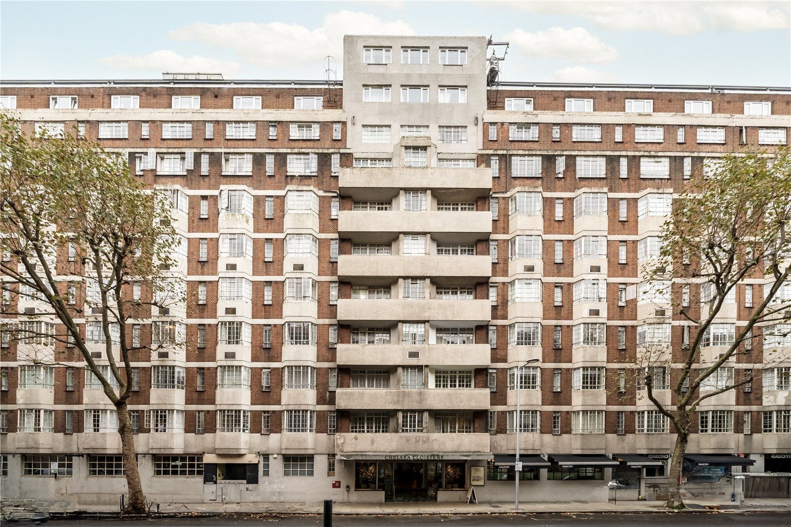 Flat Lucan Place in Greater London