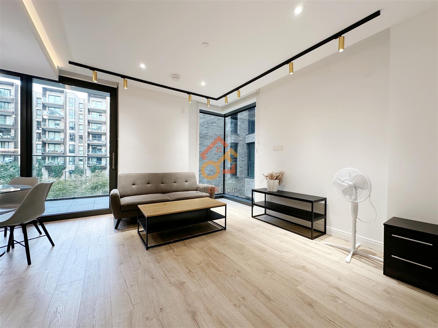 Flat Dingley Road in Greater London
