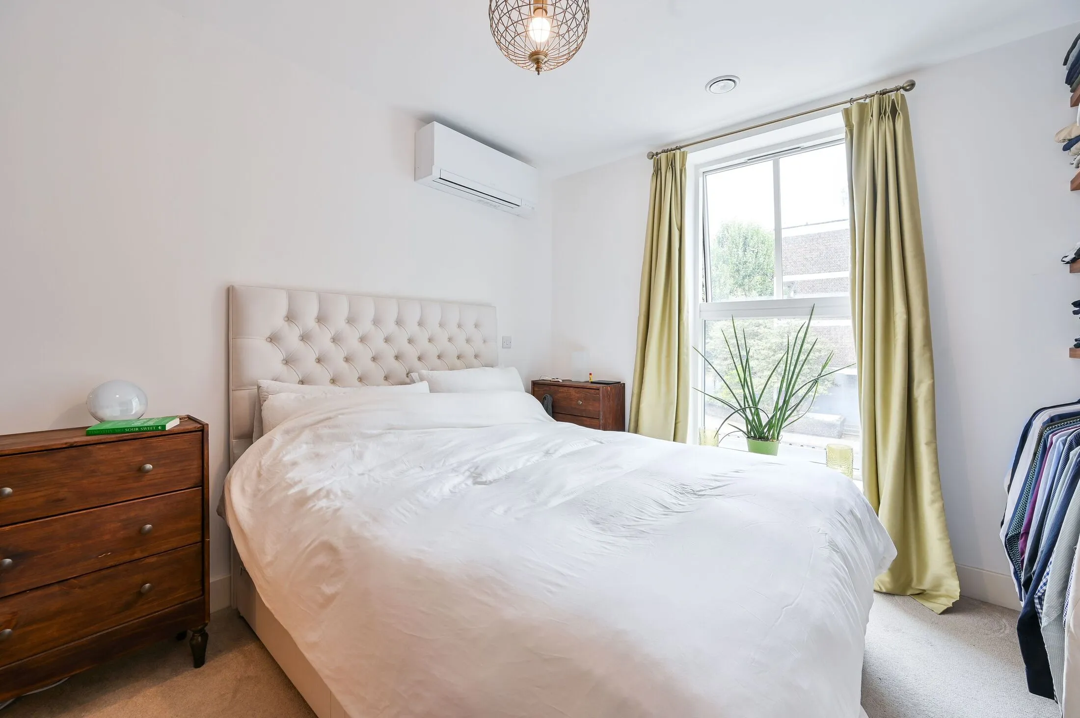 Flat Falmouth Road in Greater London